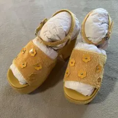 キャンディストリッパー♡黄色のキュートなサンダルのサムネイル