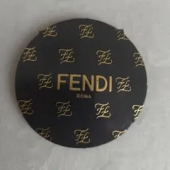FENDI ロゴ入り円形マグネットクリップ　6cmのサムネイル