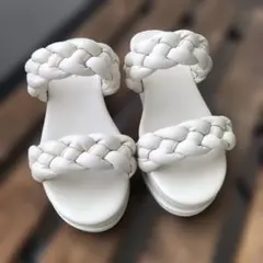 BEAUTY & YOUTH ホワイト編み込みサンダル