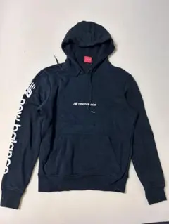 新品！未使用　タグ付　new balance フードパーカー　ホワイト/ブラック セール】【EXCLUSIVE】New Balance / ロゴパーカー（パーカー