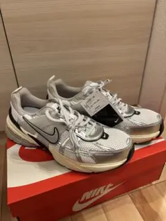 【新品・未使用品】NIKE V2K RUN タグ付き