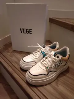 【定価20900円】VEGE ホワイト スニーカー 厚底 23.5cmのサムネイル