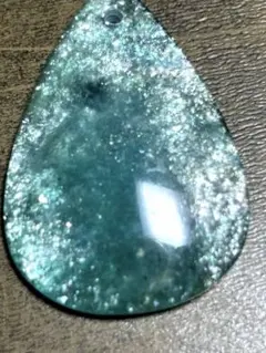 【極美品】天然石 グリーンマイカ ペンダントトップ（ルース・穴あき）新品未使用