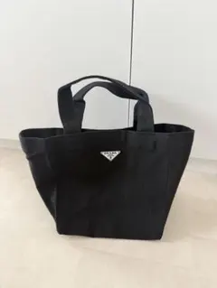 PRADA プラダ プレートトートバッグ ブラックのサムネイル