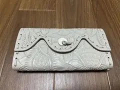 グレースコンチネンタル　カービングレザー ウォレット アイボリーのサムネイル