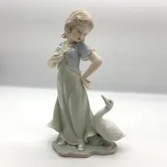 少女とガチョウ 陶器製 置物 フィギュリン - メルカリ