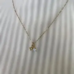 ゴールド ムーンストーン　チャーム付き ネックレス