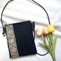 インド刺繍リボン×ナイロン　大きめスマホショルダー　サコッシュ　裏地付き