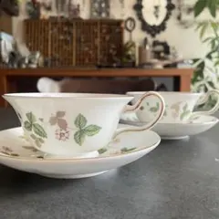 ウェッジウッド　ワイルドストロベリー　ティーカップ・ソーサー 2セット　ピオニー