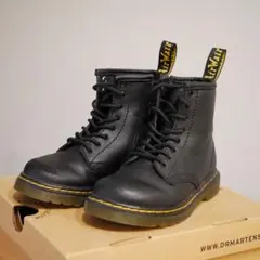 Dr. Martens キッズブーツ ブラックのサムネイル