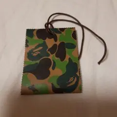A BATHING APE カモフラ柄 タグ