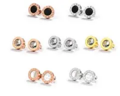 在庫処分品‼️ピアス オシャレ ローマ数字 レディース メンズ 両耳用