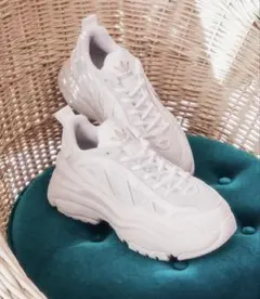 adidas 24.5cm スニーカー　オズガイア　ozgaia