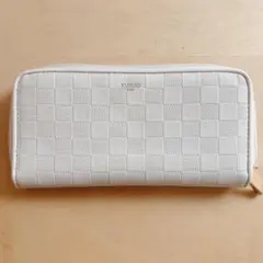 レディース　財布　長財布　白　アイボリー　ホワイト　シンプル　かわいい　きれいのサムネイル