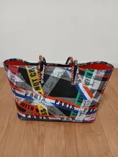 Item thumbnail for item 9dbf773d-8dd7-44b5-a23f-dfc3b80ba9bf