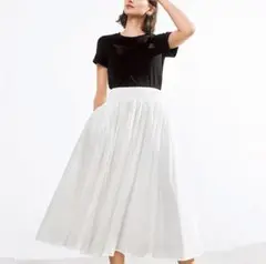 15万✨未使用級 フォクシー スカート シエラ 23年 ホワイト 42 大きめ