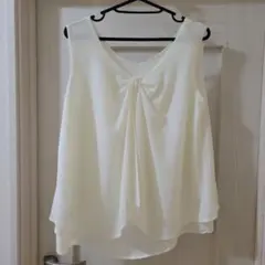 ロペピクニック.アイボリー ノースリーブ トップス リボンデザイン