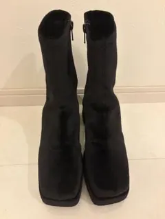 MOUSSY ブラック 厚底ショートブーツ　ベロア生地