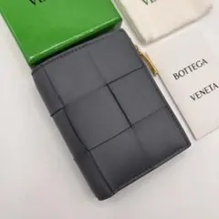【美品】RFID ボッテガヴェネタ カセット 二つ折り財布 グレー ゴールド金具のサムネイル