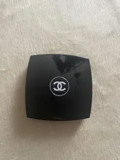 CHANEL プードゥルルミエールグラッセ