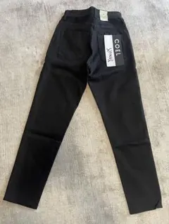 ☆新品タグ付☆ COEL×YANUKスリムテーパードデニムパンツ 23ブラック