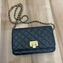 CHARLES & KEITH ブラック チェーンバッグ クラッチバック