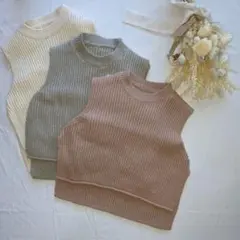 【新品】ニットベスト　チャコールグレー　100cm