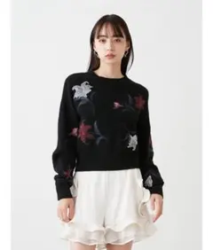 SNIDEL　百合柄刺繍 黒 ニットセーター