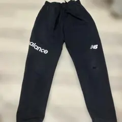 New Balance ブラック ジョガーパンツ　足元ジップ付き