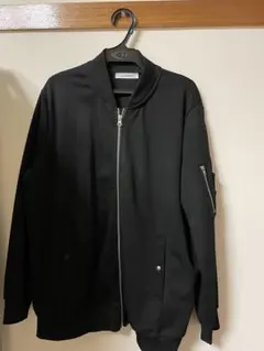 ブラック ジップアップ ジャンパー
