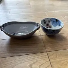 青い花模様の陶器製皿とボウルセット