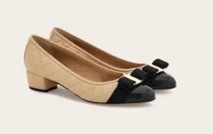 フェラガモ　ヴァラ　パンプス　バイカラー　22.5