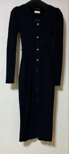 リゼクシー　ゴールドボタンタイトニットワンピース