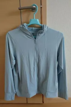 【ユニクロ】エアリズムUVカットフルジップパーカ【ブルー】