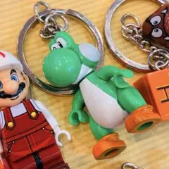 新品　ヨッシー　ミニフィギュア　レアキーホルダー　キーチェーン　スーパーマリオ