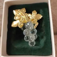 SWAROVSKI　ブローチ　クリスタル ブドウ