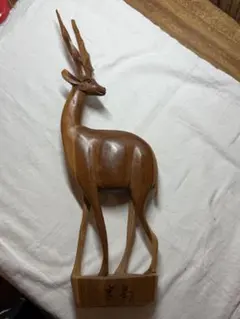 木製 鹿の彫刻 台座付き 約40cm