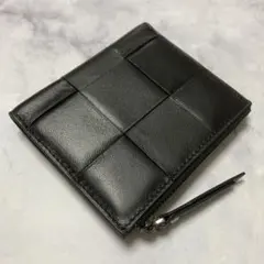 【新品未使用】高級羊革　二つ折り財布　黒　イントレチャート　男女共にオススメ