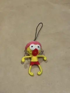 手編みの人形型キーホルダー