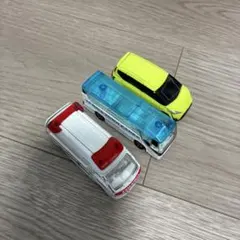 ミニカーセット：救急車・パトカー・一般車両　3台セット