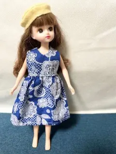 リカちゃん人形　ワンピース　ベレー帽　花柄ワンピース　ブルー　青　リカちゃん服