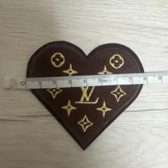 Louis Vuitton ハート型ワッペン