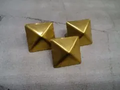 デッドストック　ヴィンテージ　BRASS　真鍮　ピラミッドスタッズ　3個　USAのサムネイル