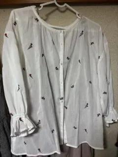 タイムセール サマンサモスモス 小花刺繍 2wayブラウス