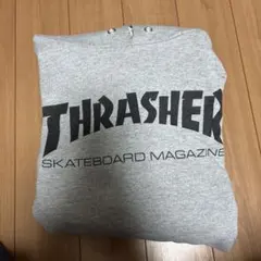 THRASHER グレー フード付きパーカー