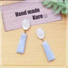 ホワイトカボションとパープル　ピアス　イヤリング　ハンドメイド