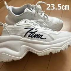 Puma ホワイト スニーカー 厚底　23.5㎝