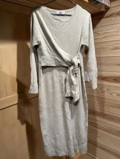 ベージュ ラップスタイル ニットワンピース Sサイズ　アズール