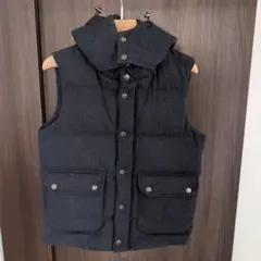 フード付きダークネイビーダウンベスト