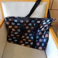大きめナイロンショルダートートバック　ネコ柄 ビッグサイズ